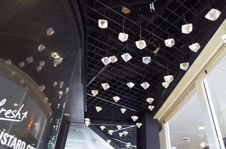 CROQUANT CHOU ZAKUZAKU - Crunchy Freshly Made Cream Puff Sticks