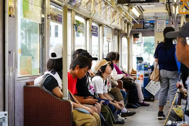 函館市路面電車車內風景