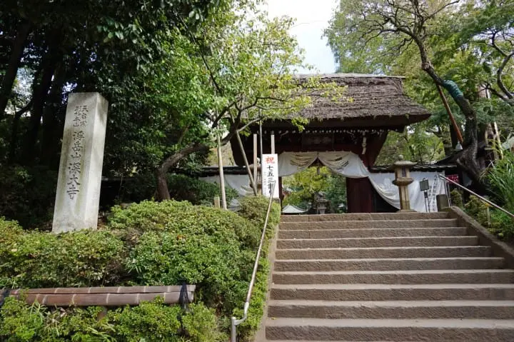 แพลนเที่ยวครึ่งวันในโตเกียว! ไหว้พระอายุพันกว่าปี จิบกาแฟกับภูตผี พร้อมช้อปปิ้ง!