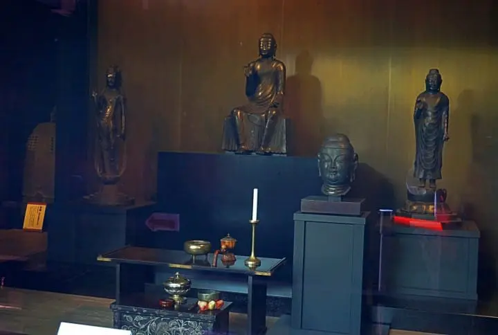 แพลนเที่ยวครึ่งวันในโตเกียว! ไหว้พระอายุพันกว่าปี จิบกาแฟกับภูตผี พร้อมช้อปปิ้ง!