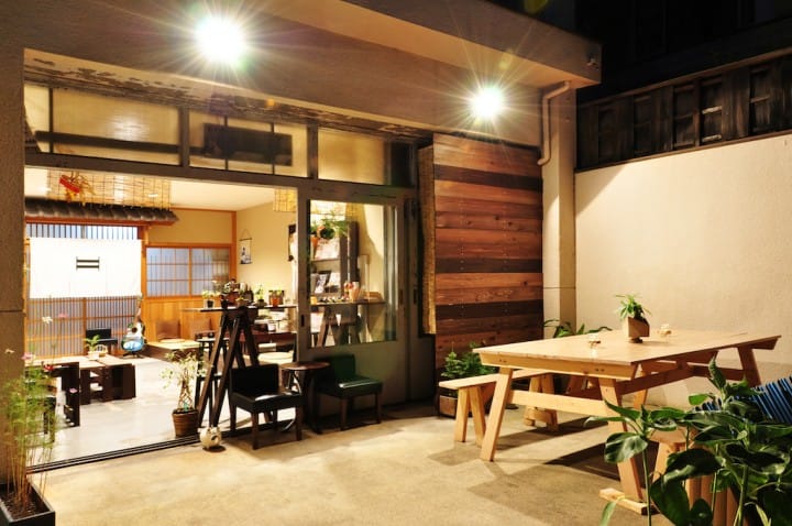 【京都】 二條城巷弄內的木質小清新民宿「SUZUKI GUESTHOUSE」