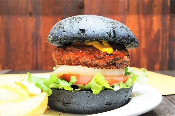 ベジタリアンも楽しめる！動物性食品を含まない都内のハンバーガー3選