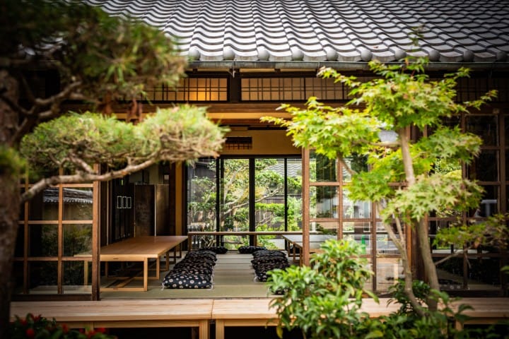 夢風廣場 書架