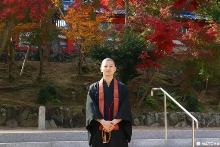 Visita el Templo Suma en Kobe - ¡Historia de Japón y estatuas inusuales!