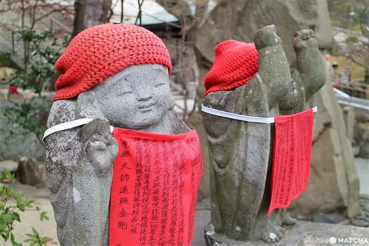 Visita el Templo Suma en Kobe - ¡Historia de Japón y estatuas inusuales!