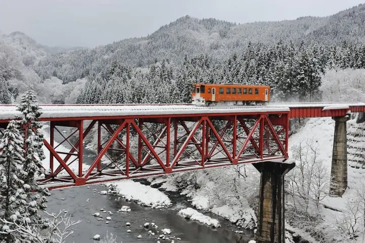 秋田內陸線