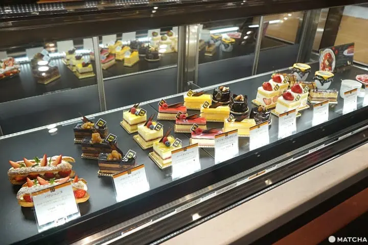 The KitKat Chocolatory Ginza - Handmade Chocolate And Sweets
