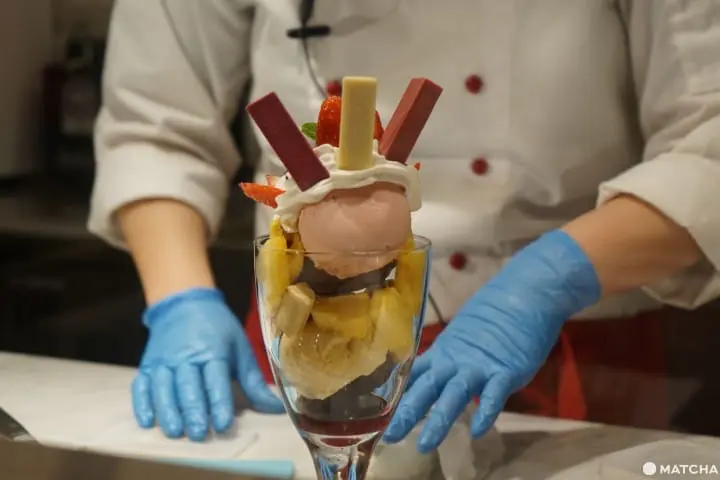 The KitKat Chocolatory Ginza - Handmade Chocolate And Sweets