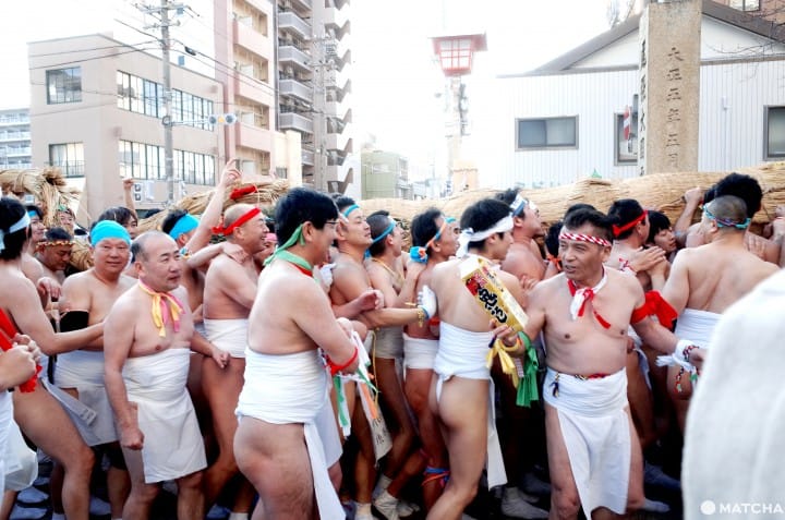 裸男儺追布