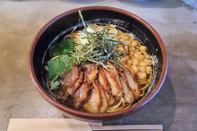 Hostel YUIGAHAMA + SOBA BAR