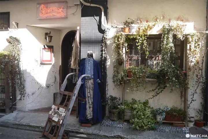 隱藏於高圓寺巷弄之間的特色小店(高円寺の巷間に隠れるお店)