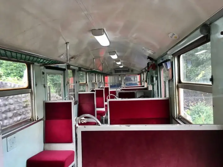 トロッコ列車で静岡の絶景へ。湖に浮かぶ秘境「奥大井湖上駅」