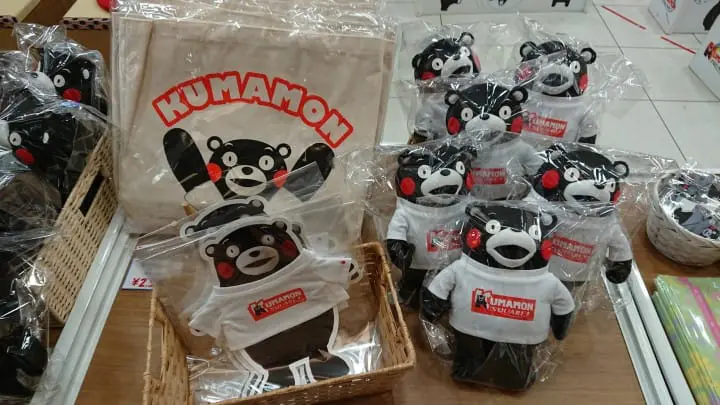 熊本県「くまモンスクエア」へ、大人気のご当地キャラクターに会いに行こう！