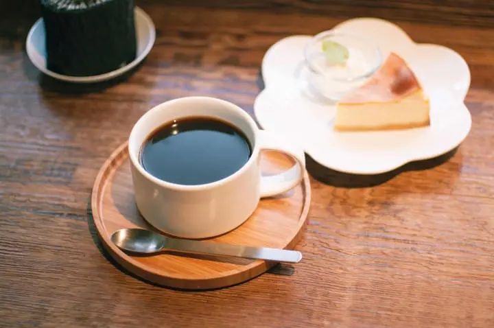 【大阪】老屋與食器交織的魔幻空間-Kaico Cafe