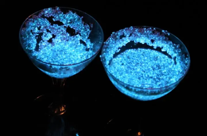 【香川】別世界へダイブ！神秘の大楠とアート・海ホタルを巡る志々島・粟島の1日旅