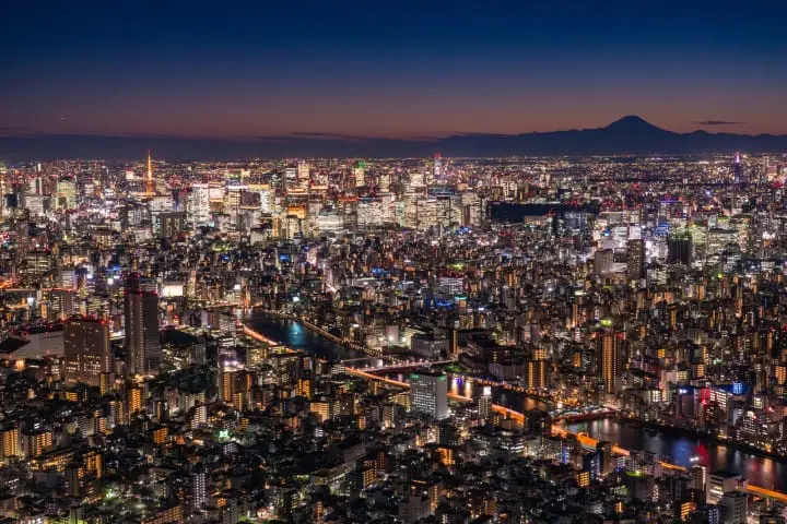 挑戰登上世界高塔！晴空塔