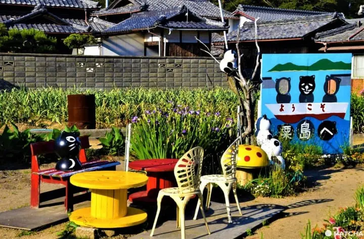 【香川】別世界へダイブ！神秘の大楠とアート・海ホタルを巡る志々島・粟島の1日旅