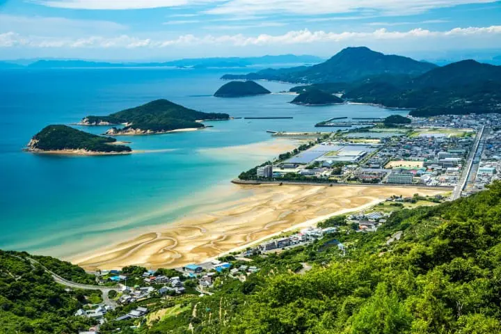 Kagawa Diary - The Guardians of Chichibugahama, the Most Beautiful Sunset Spot in Japan