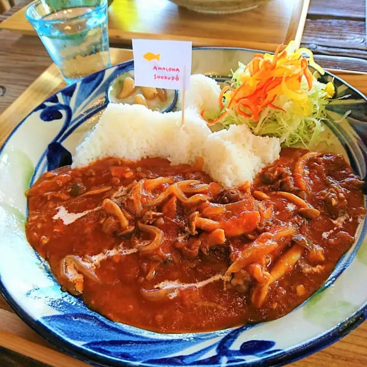 【香川】神秘の離島へ！大楠とウミホタル、アートを巡る志々島・粟島の1日旅