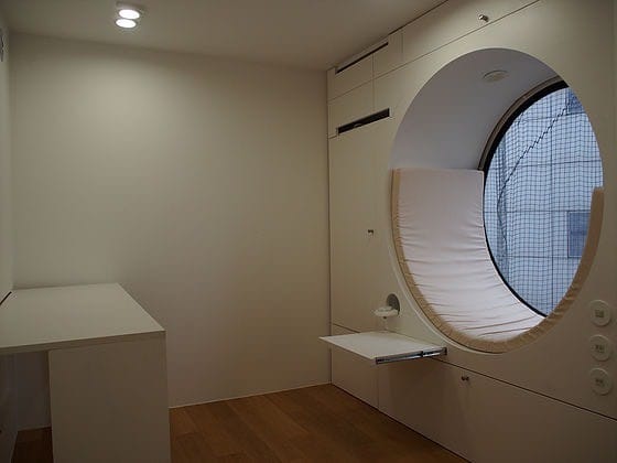 新橋中銀膠囊塔