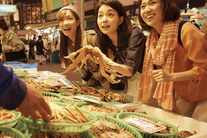 Ishikawa Prefecture: From Famous to Hole-In-The-Wall Sightseeing Spots and Fine Food