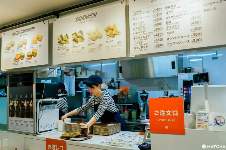 三日月屋CAFE 博多站店_內觀