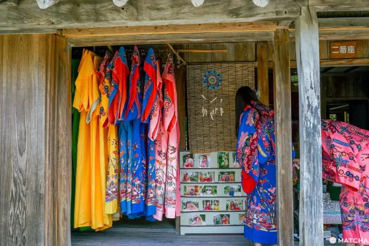 石垣八重山民俗村_石垣八重山村_琉球传统服饰试穿