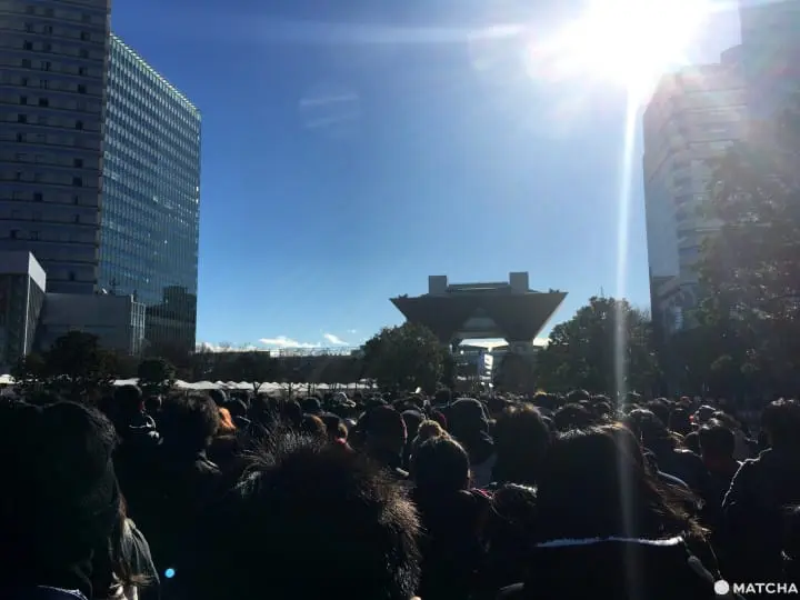 comic market crowd at morning