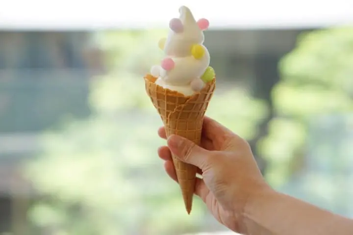Coisof's Black Soft Serve Ice Cream Is Back At re:Dine Ginza
