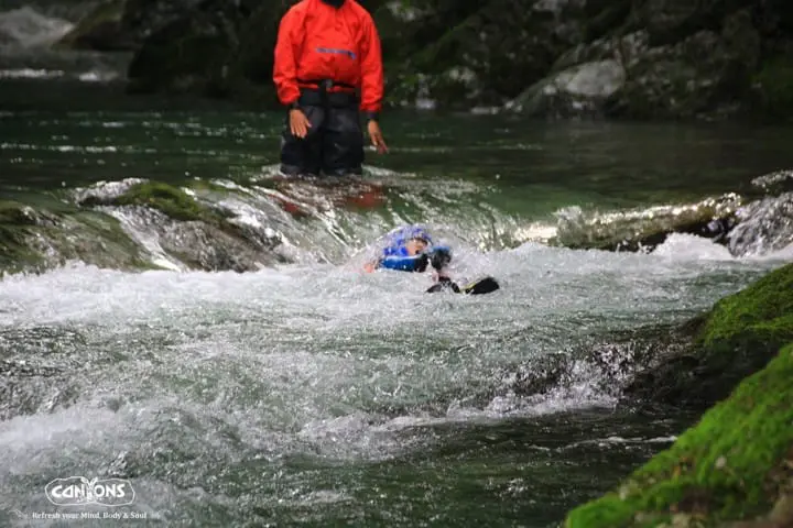 เที่ยวมินาคามิ 3 วัน 2 คืน เก็บผลไม้สดๆ ทำเครื่องประดับเก๋ๆ พักโรงแรมออนเซ็น ปิดท้ายด้วยล่องเรือไปตามสายน้ำใส (Minakami, Gunma)