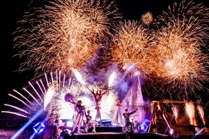 Experience A New Dimension Of Fireworks Star Island Japan