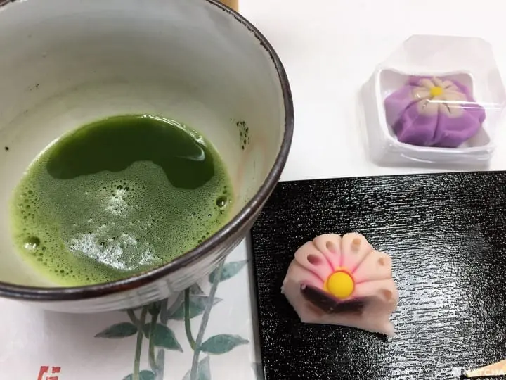 『柴又』高木屋老铺在百年老店烤团子、做和果子