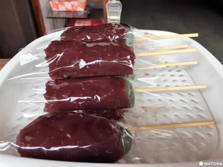 『柴又』高木屋老铺在百年老店烤团子、做和果子