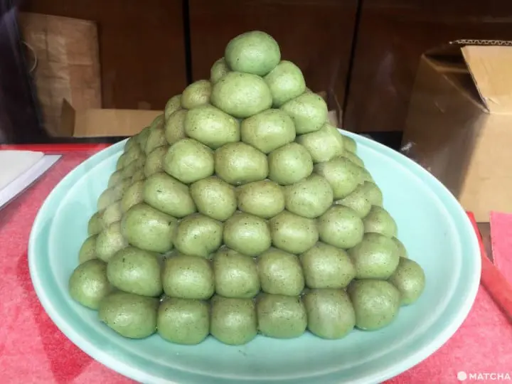 『柴又』高木屋老铺在百年老店烤团子、做和果子