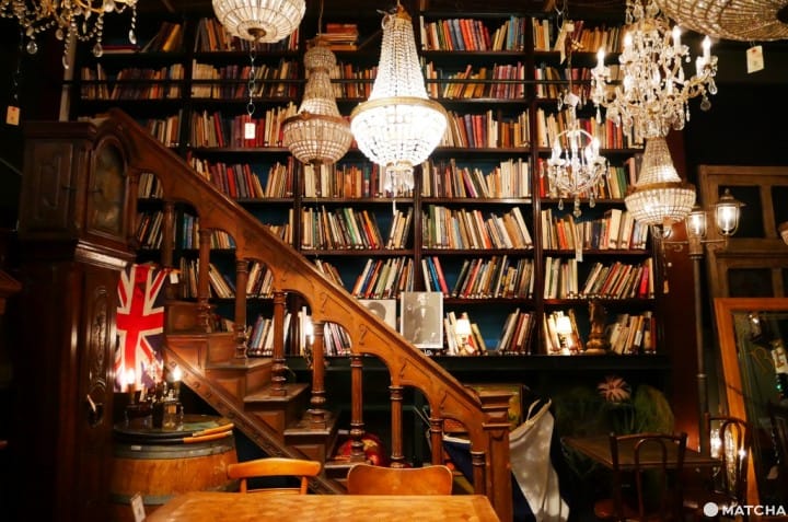 THE GLOBE cafe咖啡廳書牆