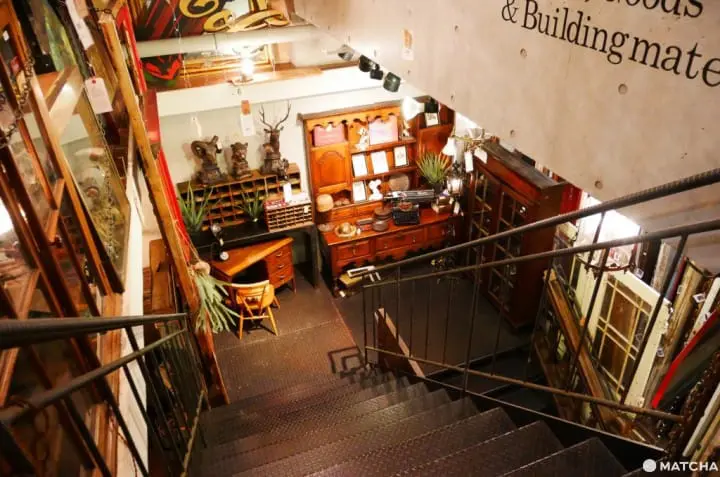 THE GLOBE cafe階梯