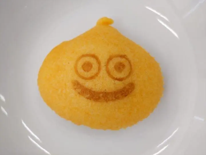 ขนมปังสไลม์จากร้าน Lawson Store 100