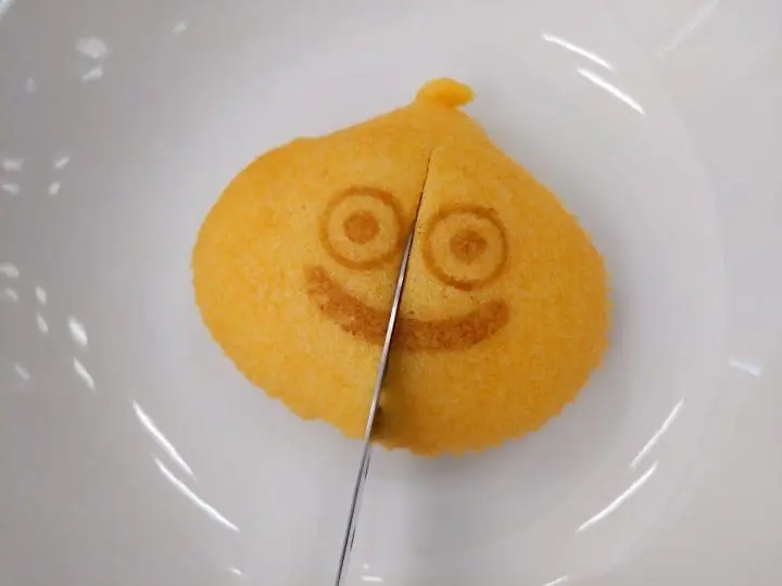 ขนมปังสไลม์จากร้าน Lawson Store 100