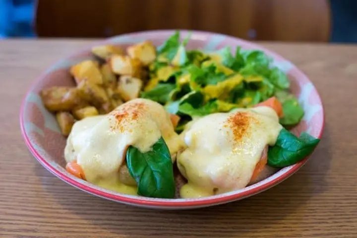 エッグベネディクト