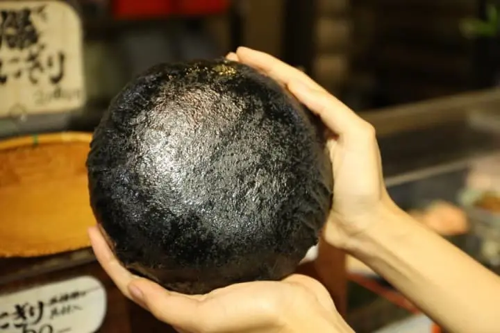 逃兵遊日記｜湯澤OVERSIZE爆彈飯糰！