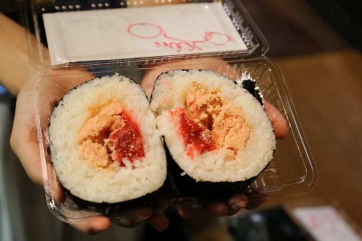 『新潟』看到就飽了!?湯澤巨無霸爆彈飯糰