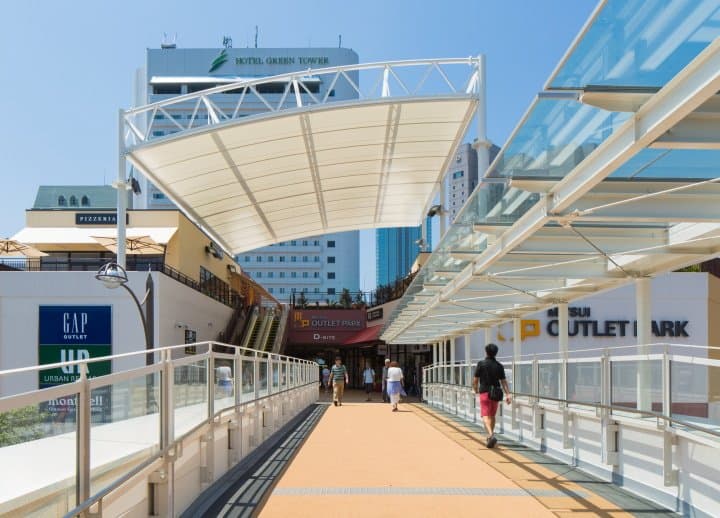 三井OUTLET PARK幕張 外觀走道