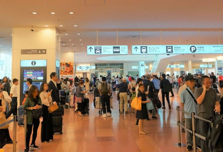 Cashless With Welcome Suica! Ride The Pokemon-Themed Tokyo Monorail