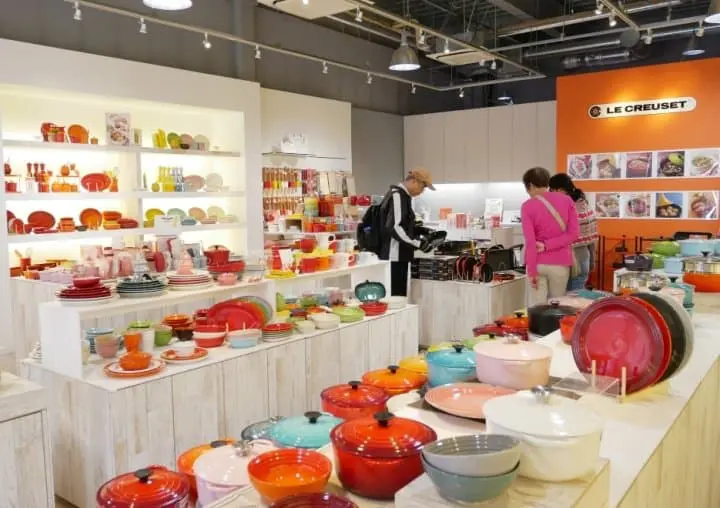 酒酒井OUTLETS Le Creuset