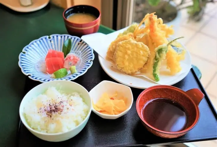 Have Fun By The Seaside! A Day Trip Using The Hayama Excursion Ticket