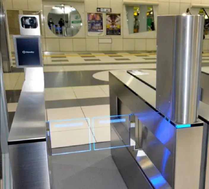 坐車「無票化」 大阪地鐵試用人臉識別入閘機 預計2024年推展至133站 2025年前正式啟用