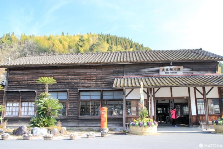 鹿兒島特色火車,沿著櫻島火山帶你走到百年車站 隼人之風