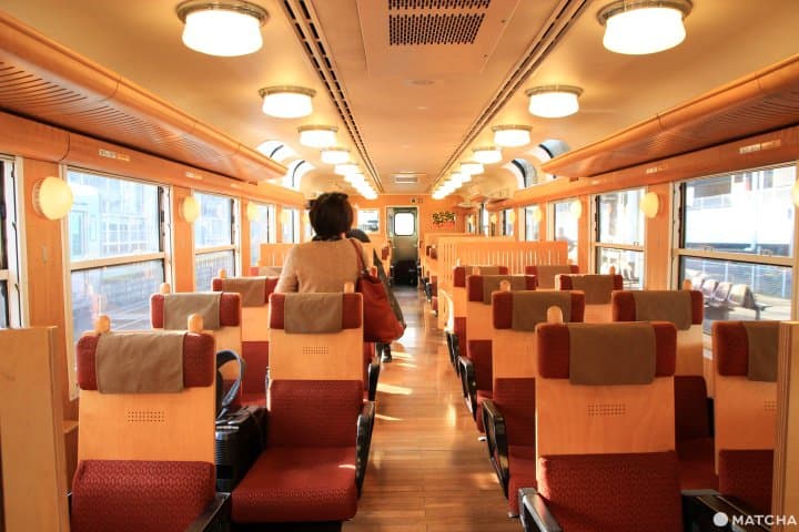 鹿兒島特色火車,沿著櫻島火山帶你走到百年車站 隼人之風
