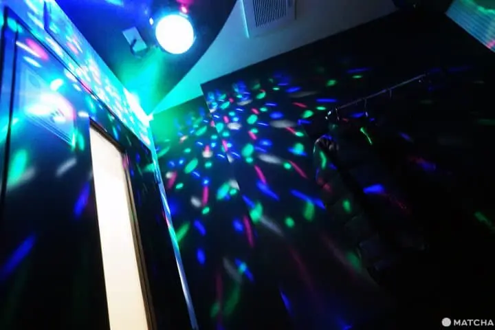 ทำอะไรในวันหยุดที่ญี่ปุ่น ร้องคาราโอเกะแล้วตบด้วยทงคตสึโชยุราเม็ง