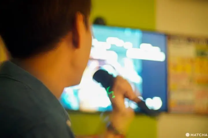 ทำอะไรในวันหยุดที่ญี่ปุ่น ร้องคาราโอเกะแล้วตบด้วยทงคตสึโชยุราเม็ง